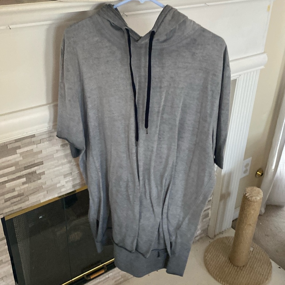 Forever 21 TShirt Hoodie